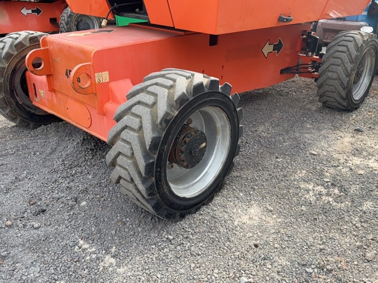 2014-jlg-800s-image-18