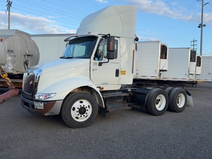 2007-international-8600-image-1