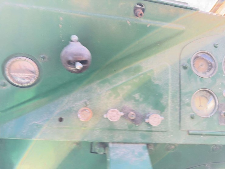 autocar-u70-truck-tractor-image-37