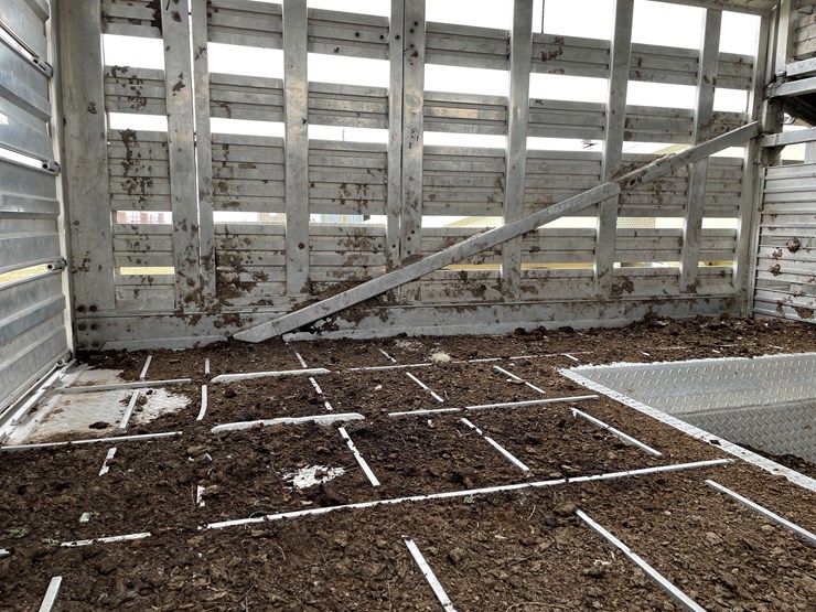 #4008-•-1978-barrett-cattle-trailer-(az-title)-image-16