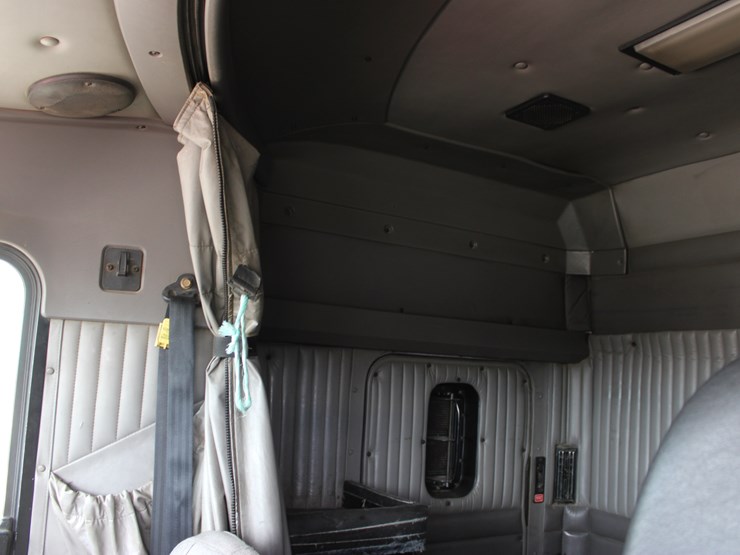 2004-kenworth-t800-image-57