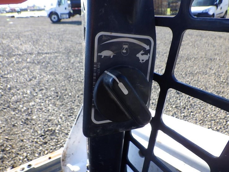 2020-bobcat-s550-image-26