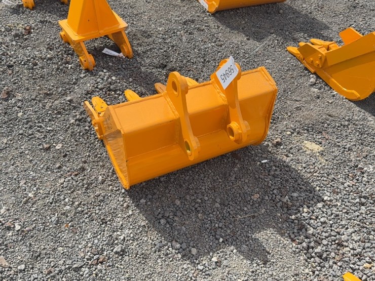 caterpillar-303-image-3