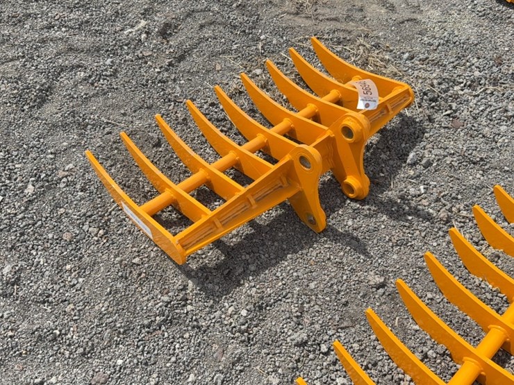 caterpillar-303-image-2