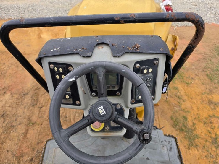 2015-caterpillar-cb24b-image-7