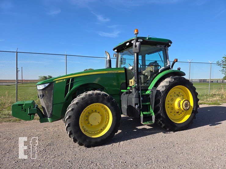 2016-john-deere-8295r-image-1