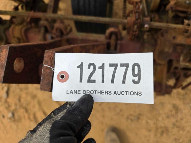 international-185-image-6