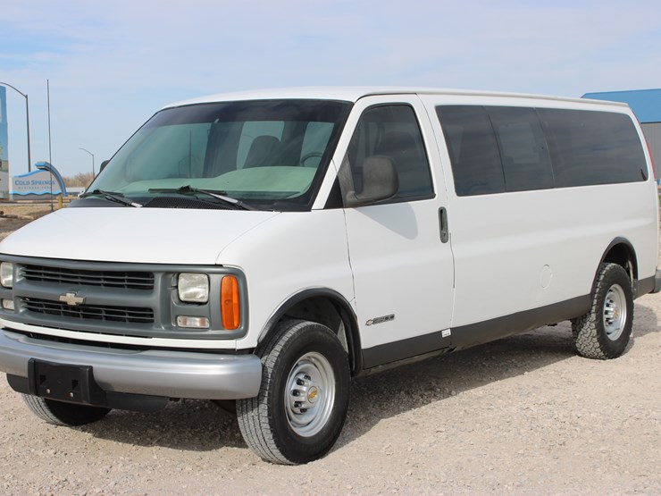 2001-chevrolet-express-3500-image-43