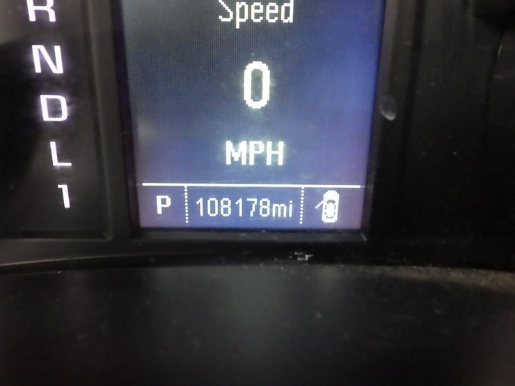 2017-chevrolet-2500-image-30