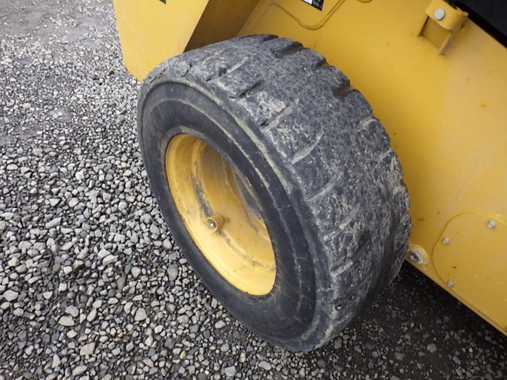 2020-caterpillar-226d3-image-21