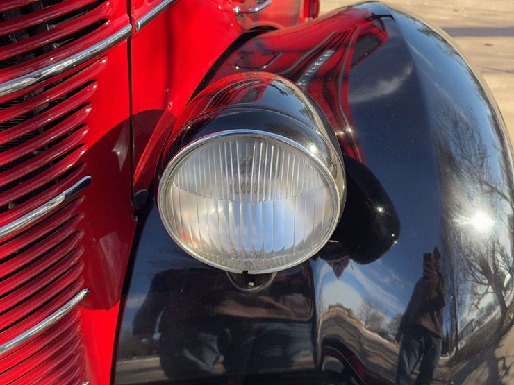 1937-international-d2-panel-truck-image-51