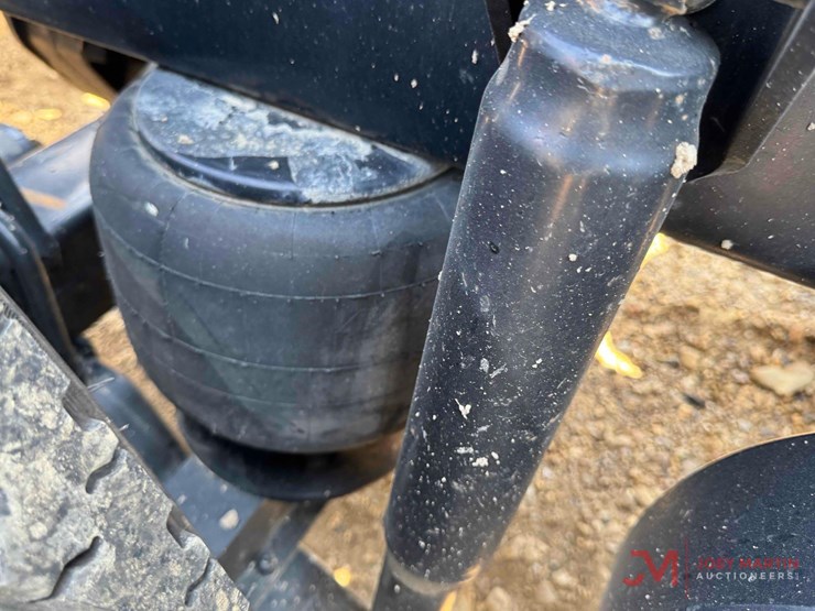 2015-peterbilt-389-image-18