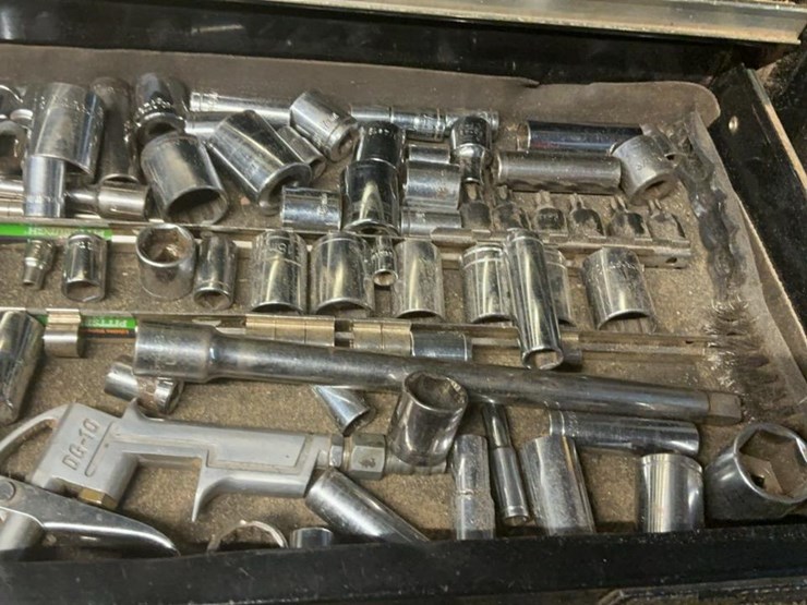 #107-•-clarke-hd-plus-tool-chest-and-contents-image-30