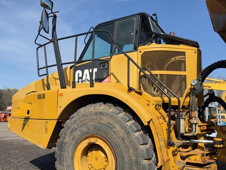 2017-caterpillar-745-image-12