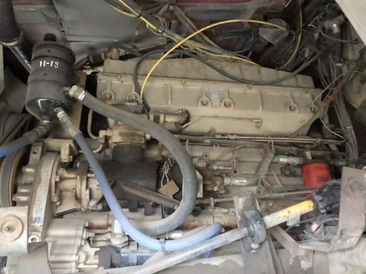 1984-ford-9000-image-37