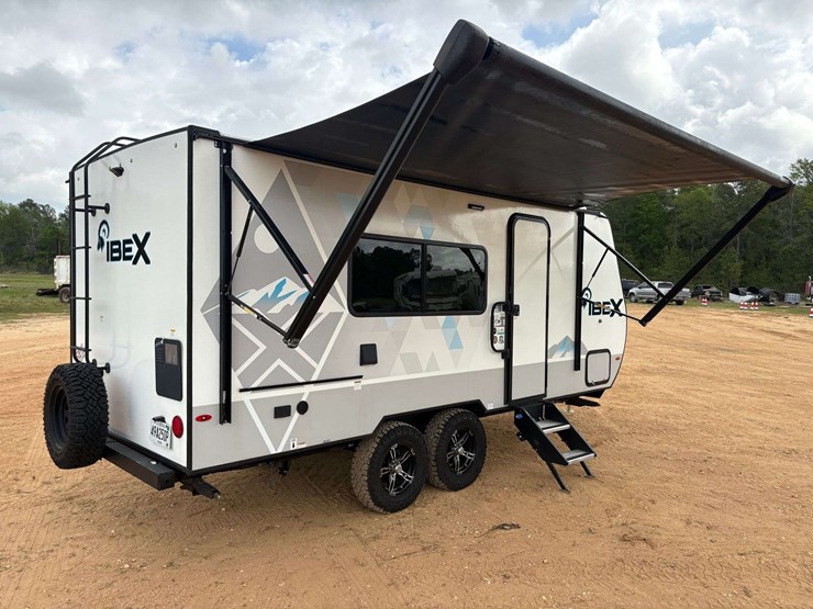 2022-forest-river-ibex-travel-trailer-w/-solar-power-system-image-3