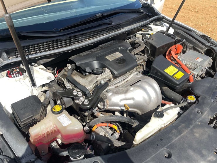 2013-toyota-avalon-hybrid-limited-4-door-sedan-(399,665-miles)-image-8