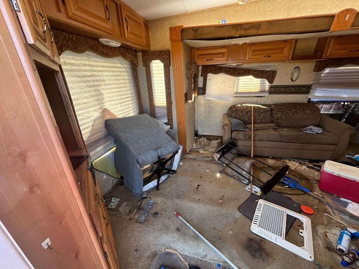 2008-keystone-laredo-265rl-5th-wheel-camper-image-19