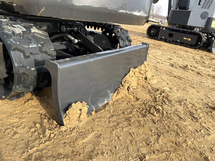 #1043-•-new-ats-d12d-mini-excavator-image-35