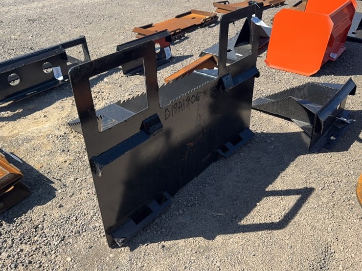 #1033-•-skid-steer-stump-bucket-image-3