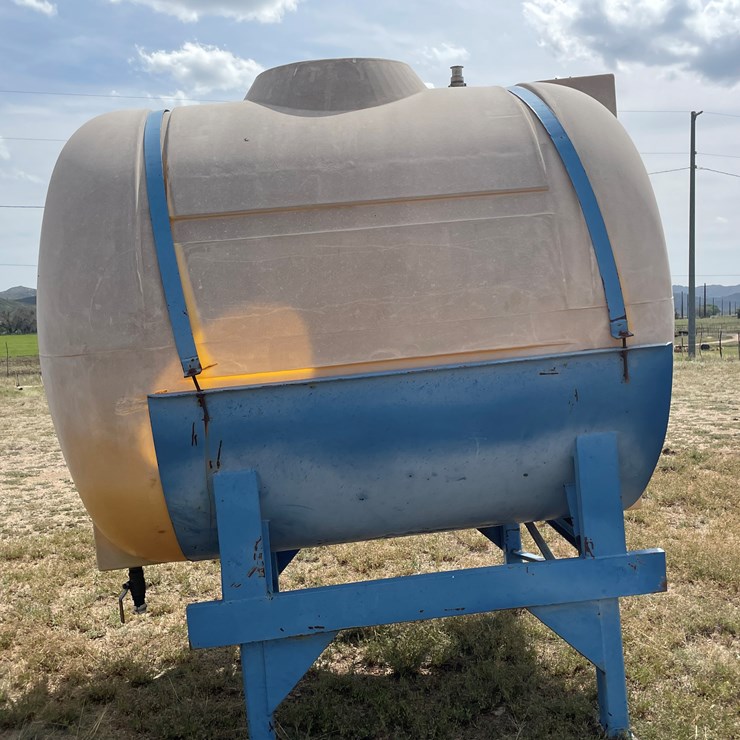 #4075 • Tank on Stand