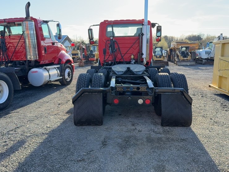 2004-international-8600-image-8