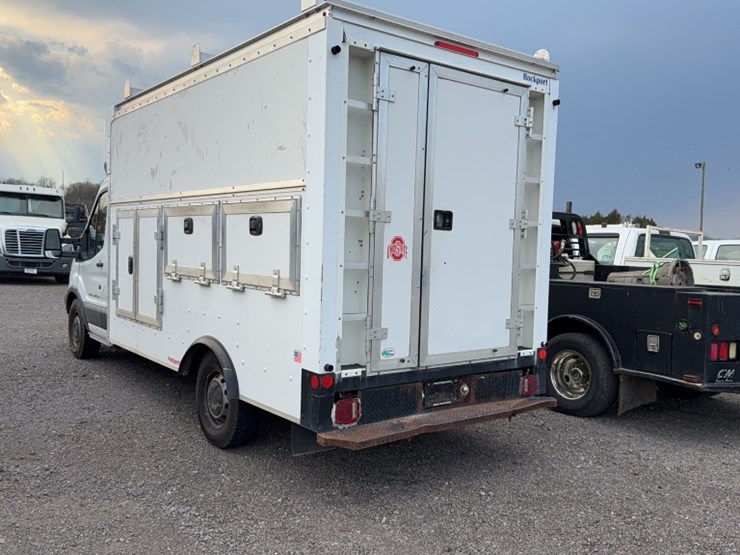 2015-ford-350-image-9