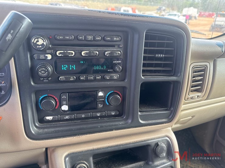 chevrolet-suburban-image-19