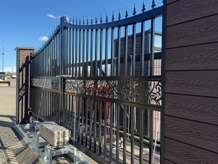 #1071-•-16'-bi-parting-gate-w/-posts-and-electric-opener-image-2