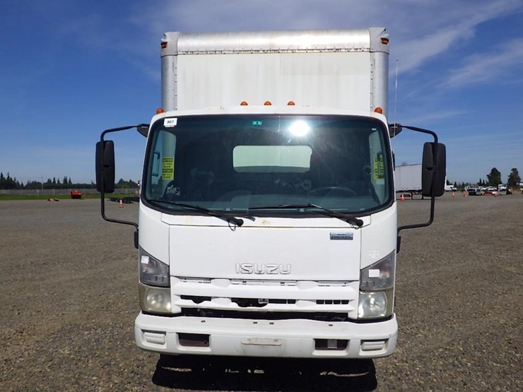 2010-isuzu-npr-image-2