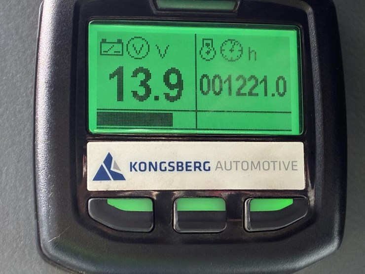 2011-mustang-2700v-image-21