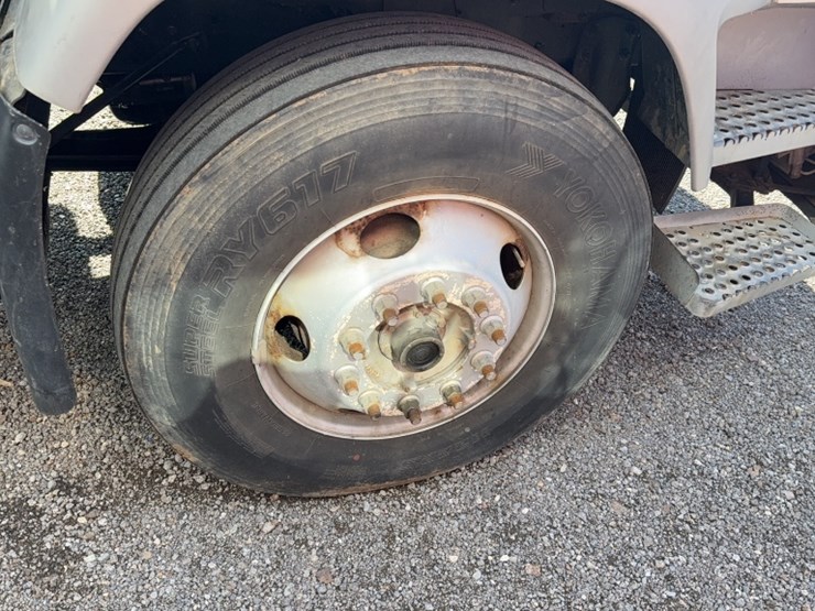 2004-isuzu-ftr-image-4