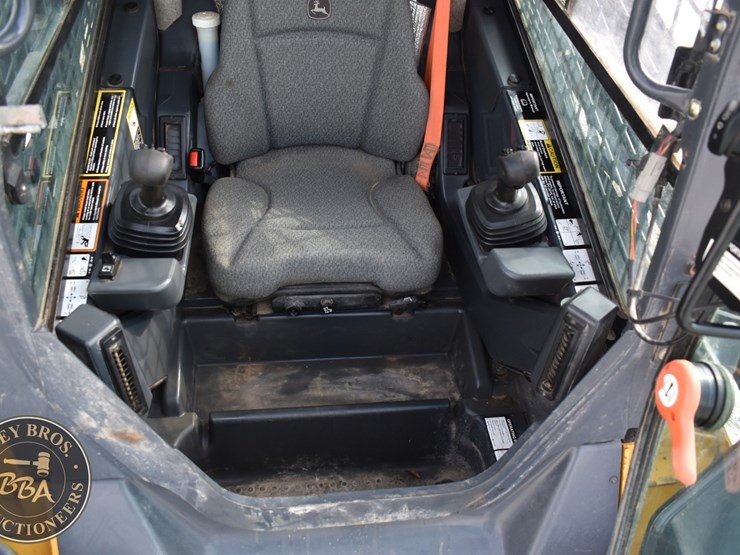 2021-deere-333g-image-36