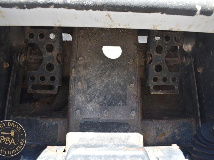 2008-bobcat-s185-image-33