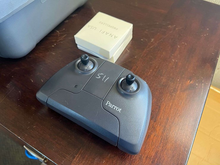 parrot-anafi-usa-foldable-drone-with-4k/thermal-camera-image-16