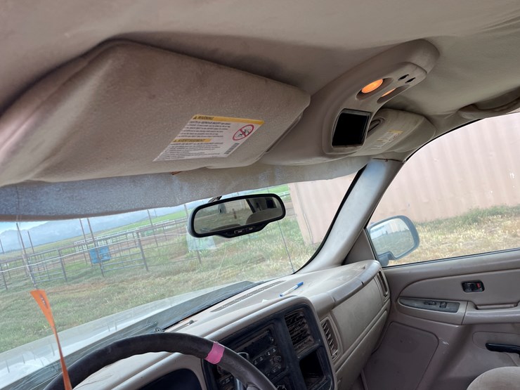 #4006-•-2005-chevy-crew-cab-truck-(az-title)-image-28