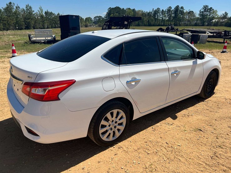 2017-nissan-sentra-sv-4-door-sedan-(169,691-miles)-image-3