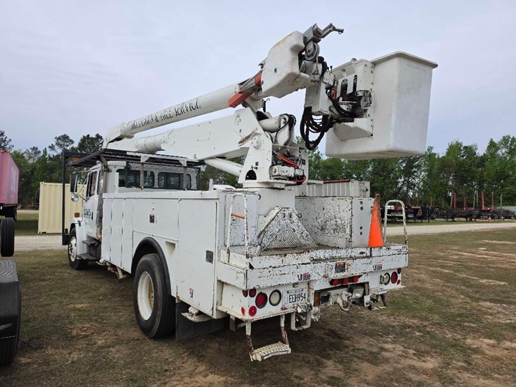 2001-freightliner-fl70-image-2