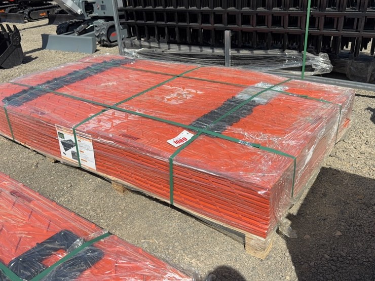 #1089-•-qty-(12)-4'-x-7'-ground-protection-mats-image-1