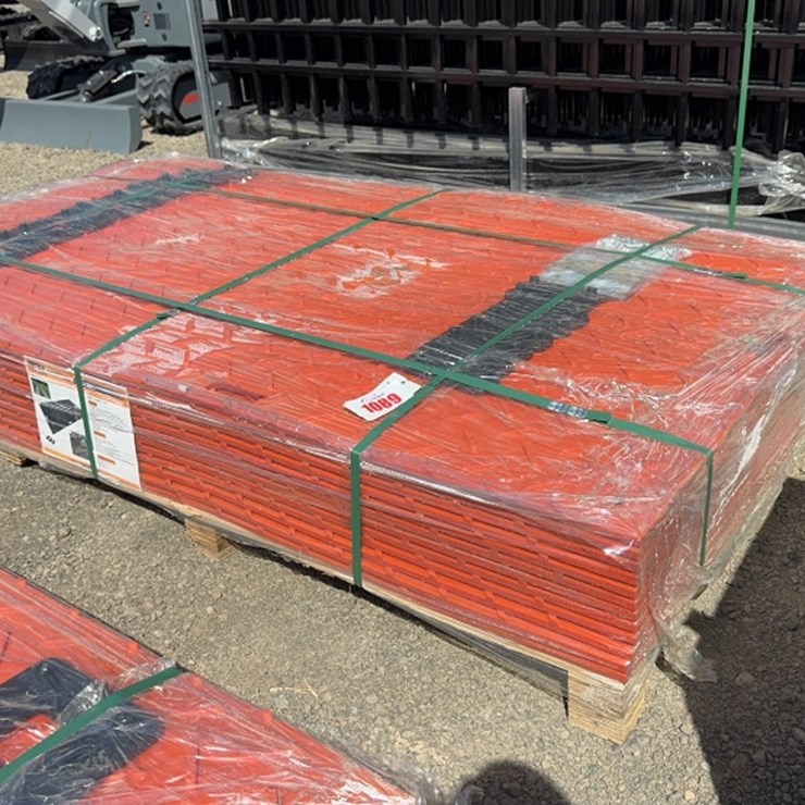 #1089 • QTY (12) 4' X 7' GROUND PROTECTION MATS