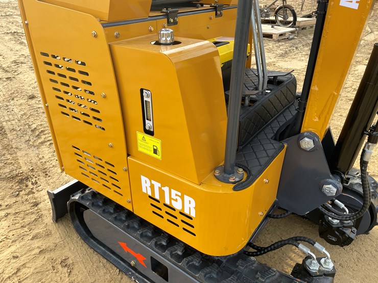 #1038-•-new-ats-rt15r-mini-excavator-image-20