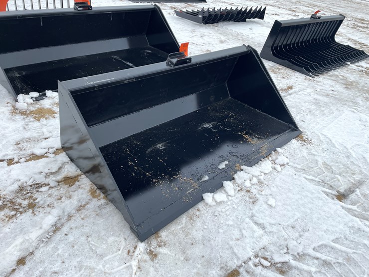 #2042-•-skid-steer-mount-66"-bucket-with-blade-image-3