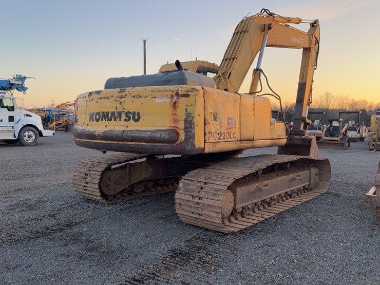 komatsu-pc220-lc-image-11