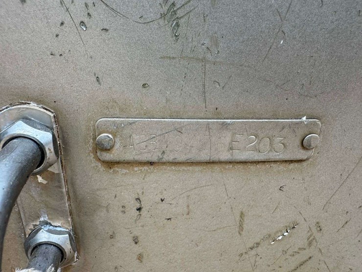 2003-alumacraft-crappie-pro-w/mariner-magnum-40-motor-image-18