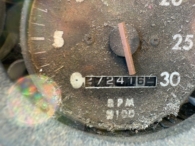 1999-freightliner-fl112-image-27