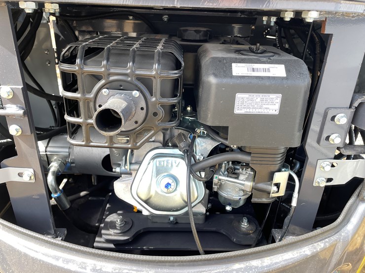 #902-•-new-land-hero-rt15r-mini-excavator-image-41