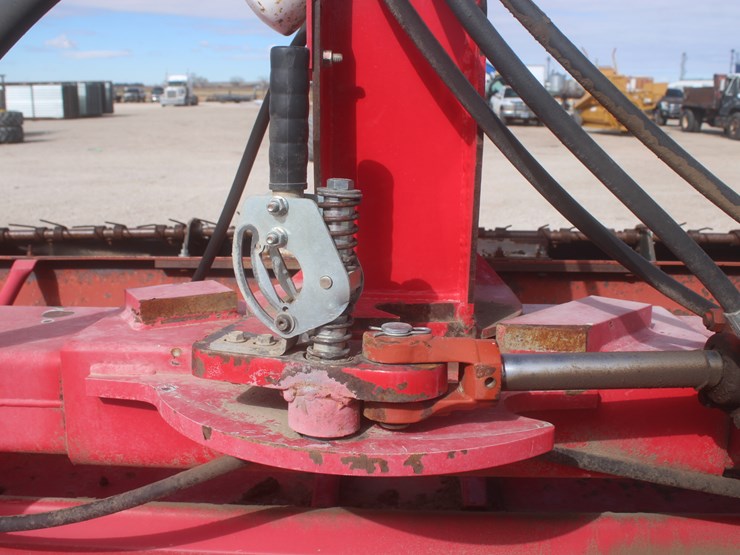 hesston-1170-image-29