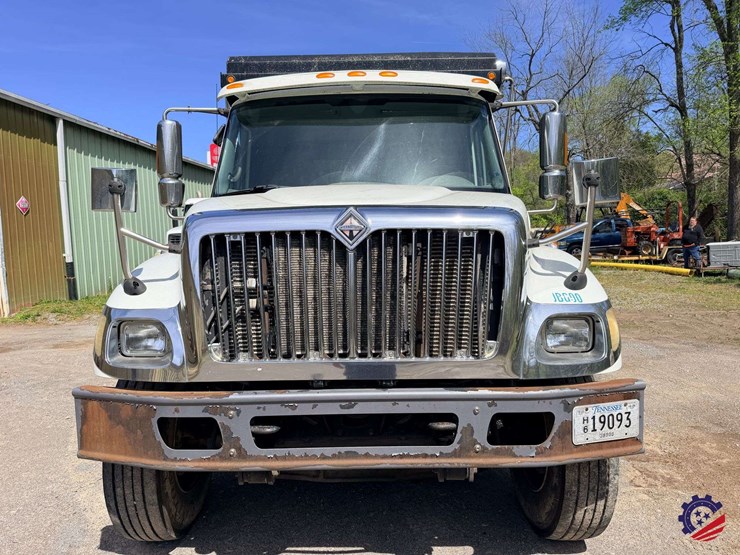 2007-international-7400-image-10