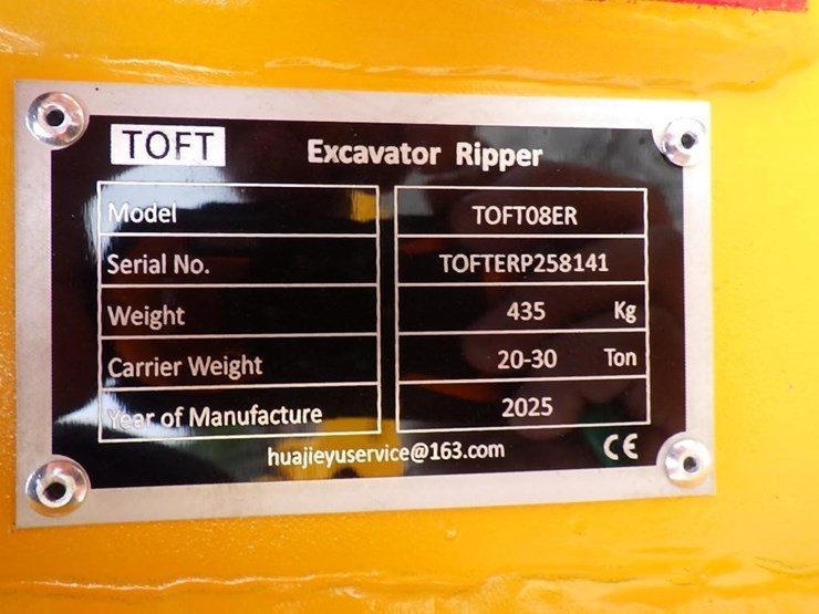 caterpillar-320-image-6