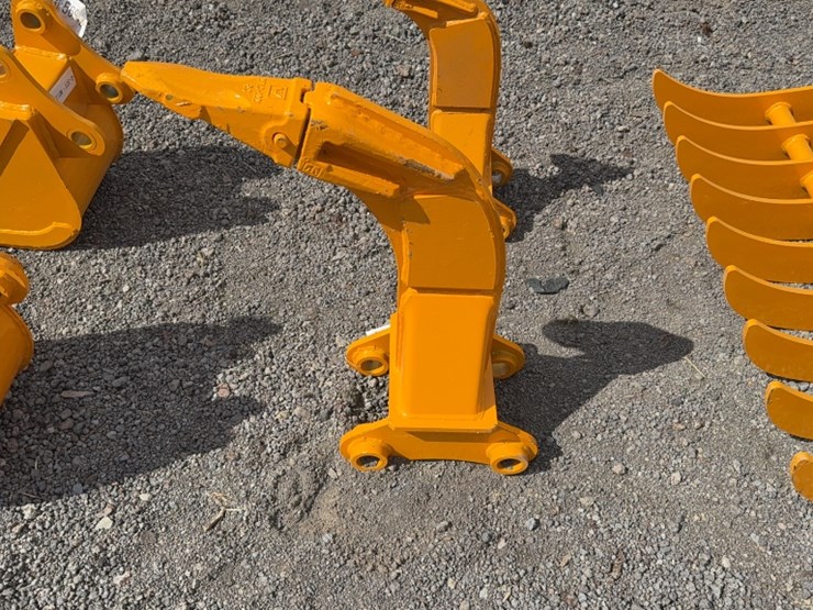 caterpillar-305-image-2